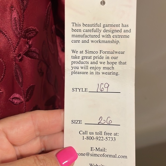 NWT Formal women’s sleeveless top tank embroidered zippered satin wine red 2X - Picture 3 of 10